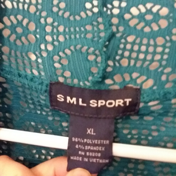 Shaw - Picture 4 of 4